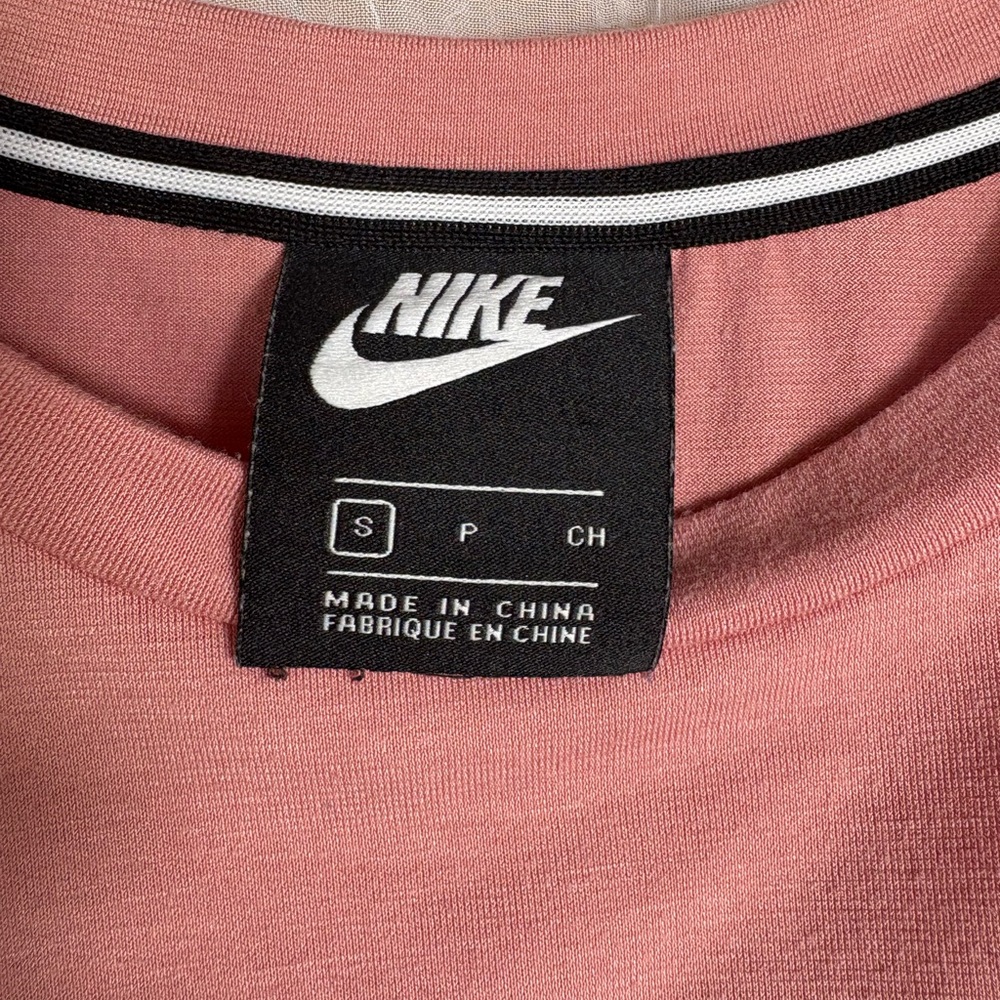 Nike Women’s Pink T-Shirt Cropped Logo-Size: Small-Preowned, EUC - Picture 3 of 10